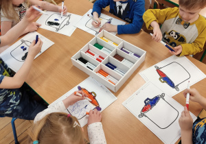 Dzieci rozpoznają i potrafią narysować symbole pogody.