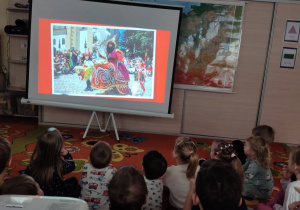 Spacer po Warszawie. Prezentacja multimedialna.