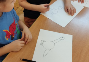 Rysowanie dinozaura.