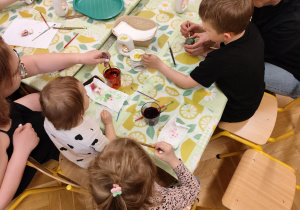 Dekorowanie jajek.