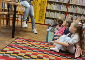 Zajęcia w bibliotece.
