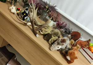 Poroża, zwierzęta leśne.