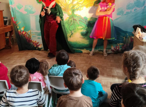 Teatrzyk "Hela i Piotruś w krainie emocji".