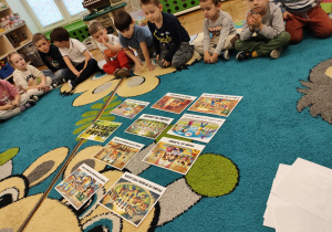 Plansze demonstracyjne przedstawiające prawa dziecka.