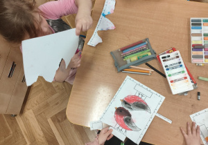 Praca w grupach przy stoliku.