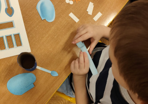 Wypychanie elementów słonia.