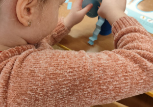 Wypychanie poszczególnych elementów.