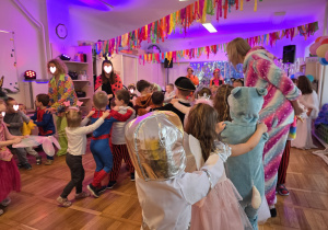 Pociągi grupowe do muzyki.